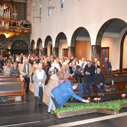 Image - Eglise_St_Pierre_Fribourg-_Croix_Fleurie_19.4.2025-p013.JPG